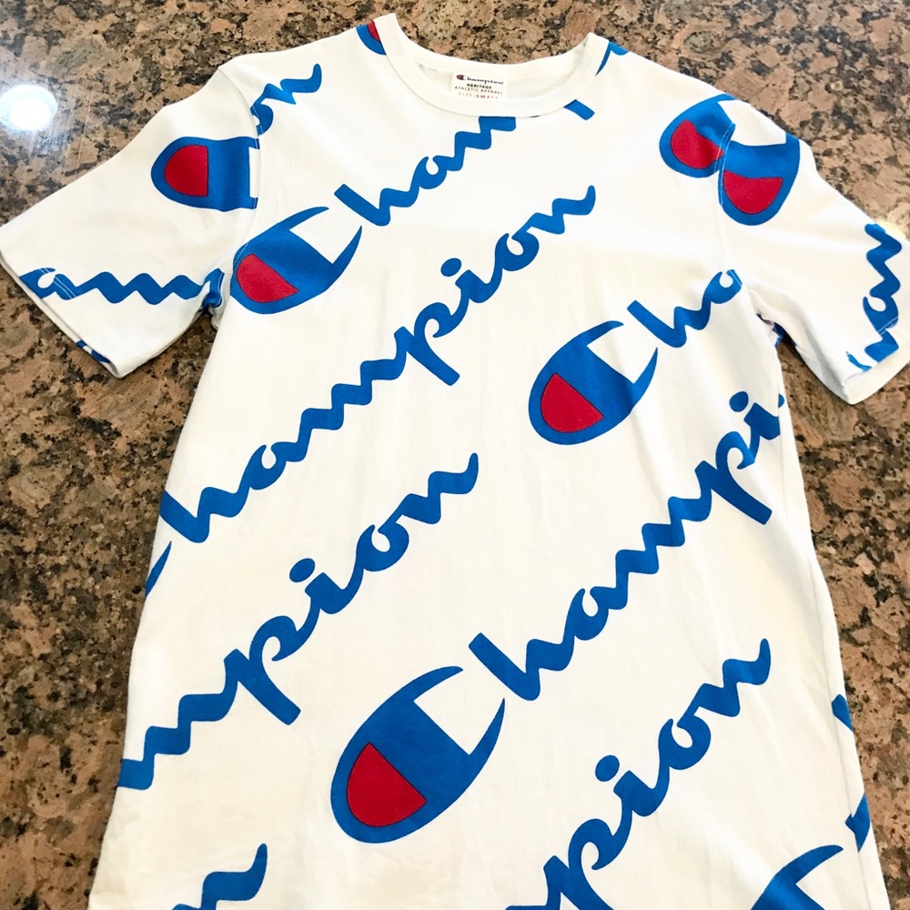 Champion Shirt size small mens.